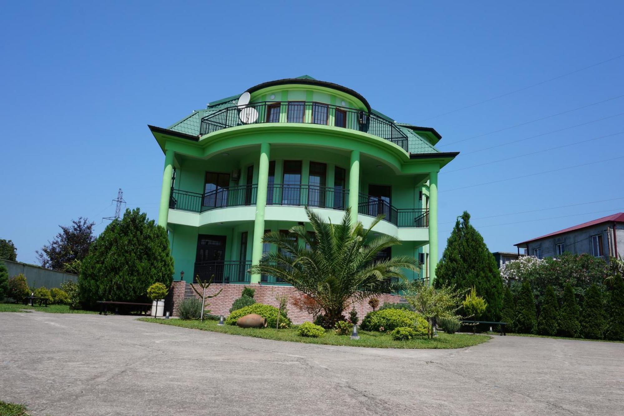 Villa Qero Batumi Bagian luar foto
