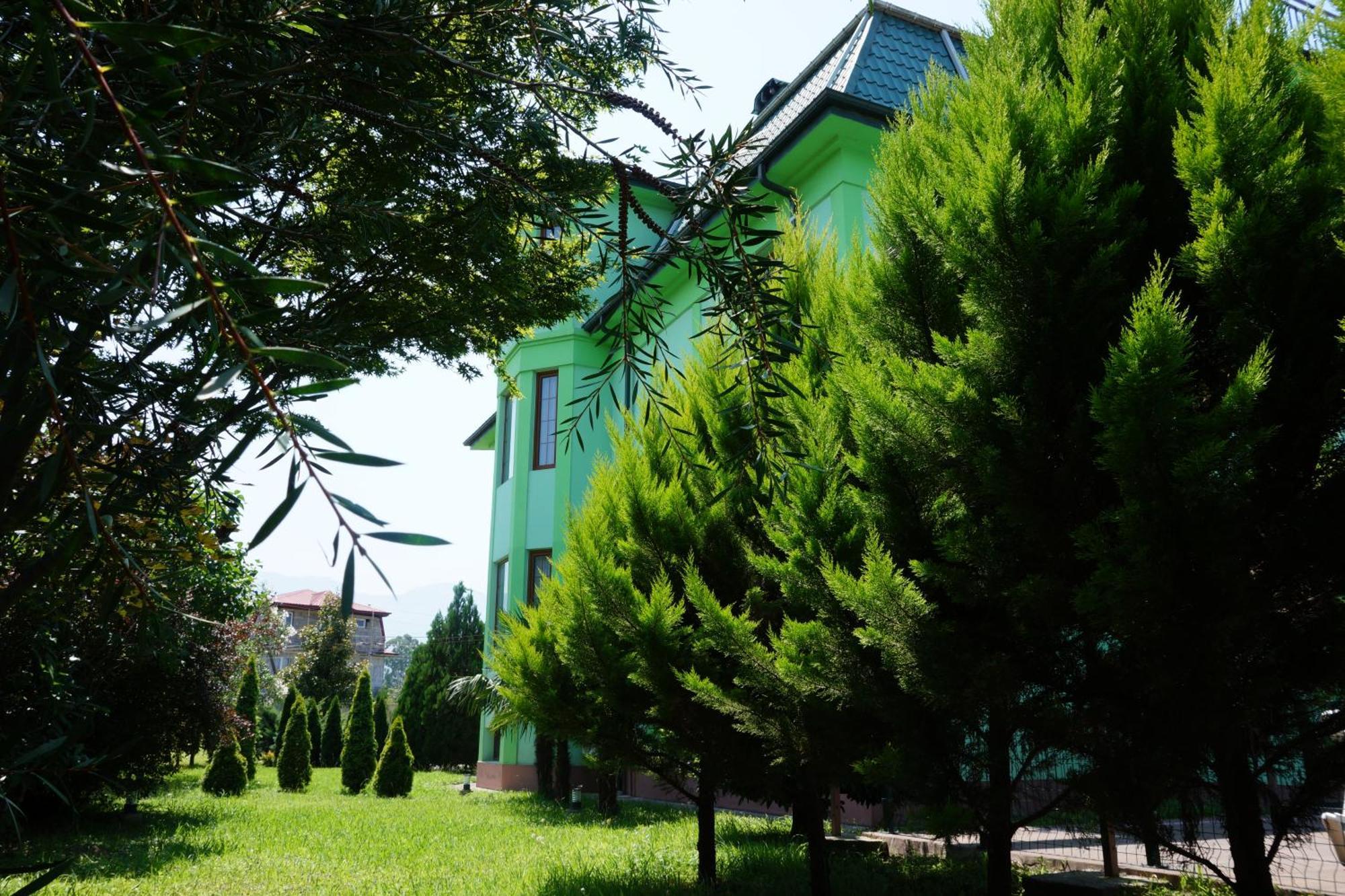 Villa Qero Batumi Bagian luar foto
