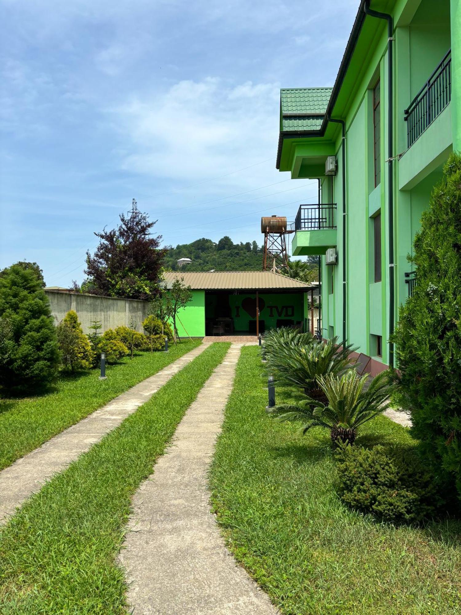 Villa Qero Batumi Bagian luar foto
