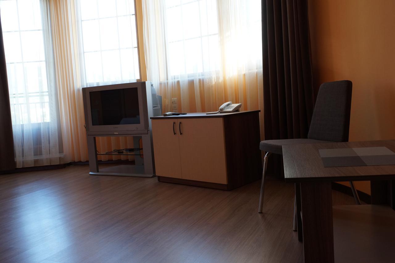 Villa Qero Batumi Bagian luar foto