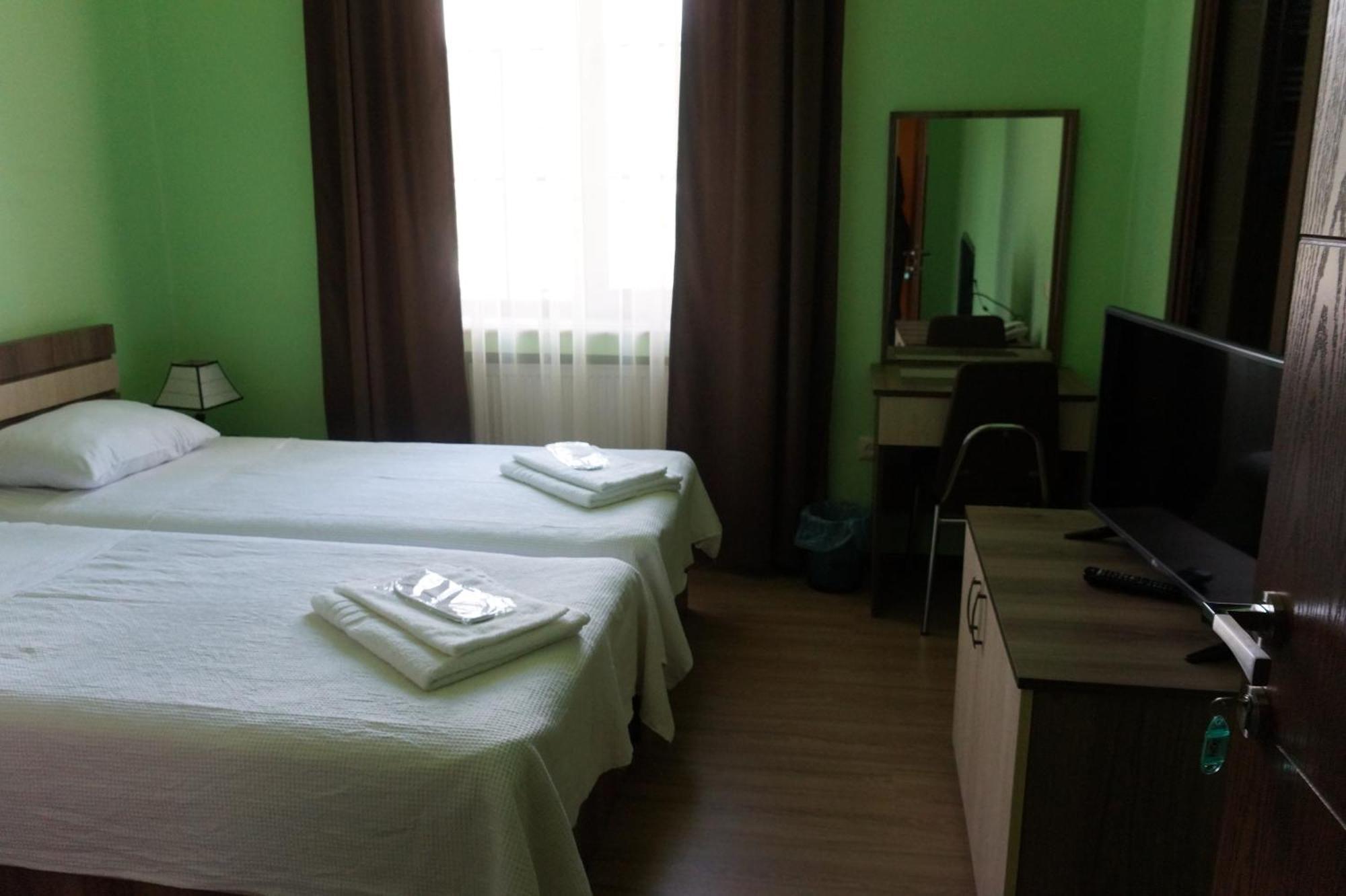 Villa Qero Batumi Bagian luar foto