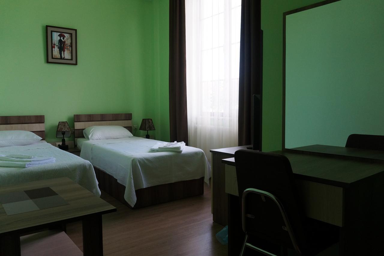 Villa Qero Batumi Bagian luar foto